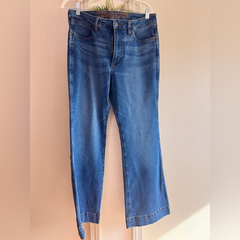 Wranglers high rise trouser boot